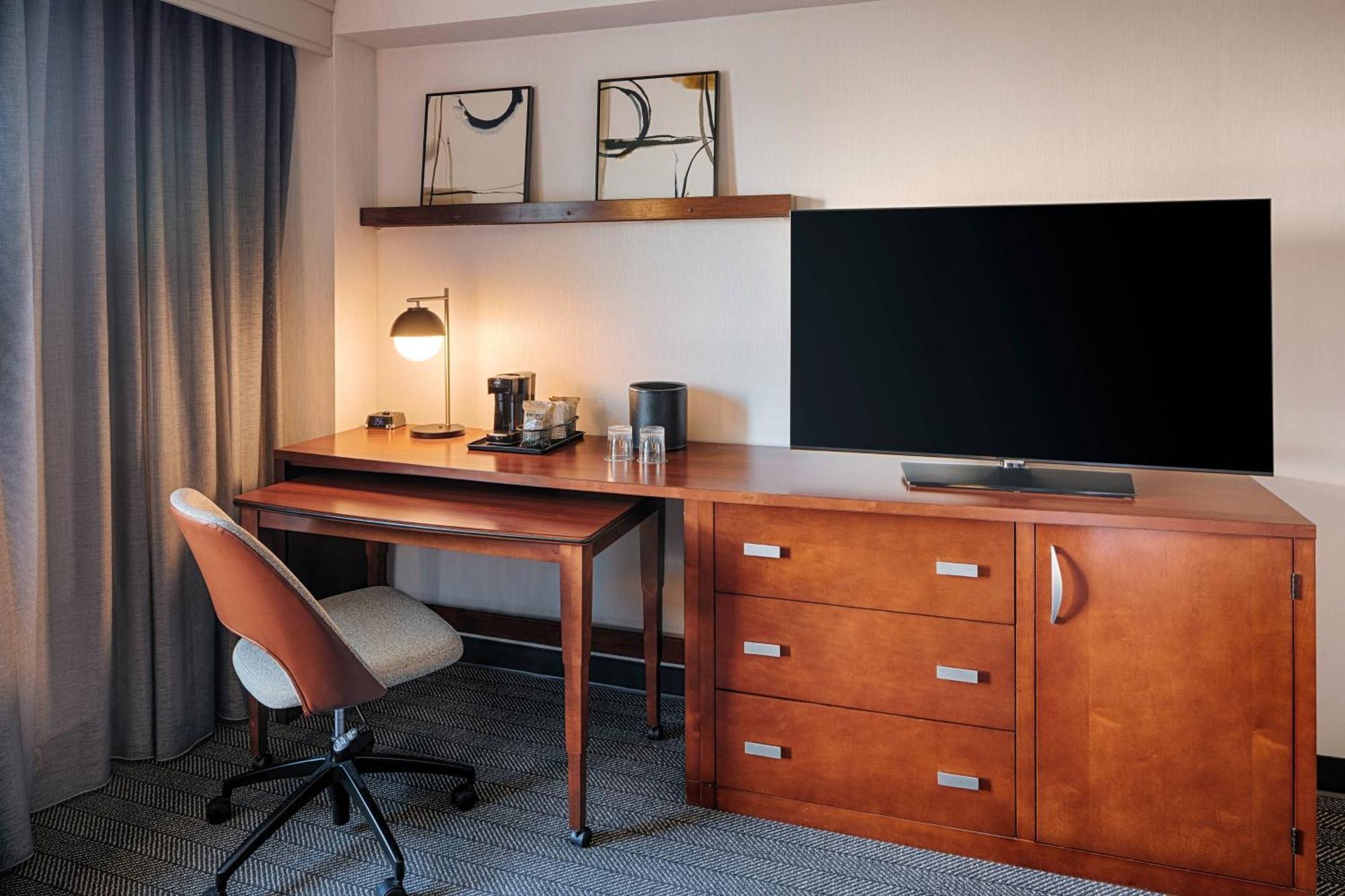 Hotel Courtyard By Marriott Downtown 3*