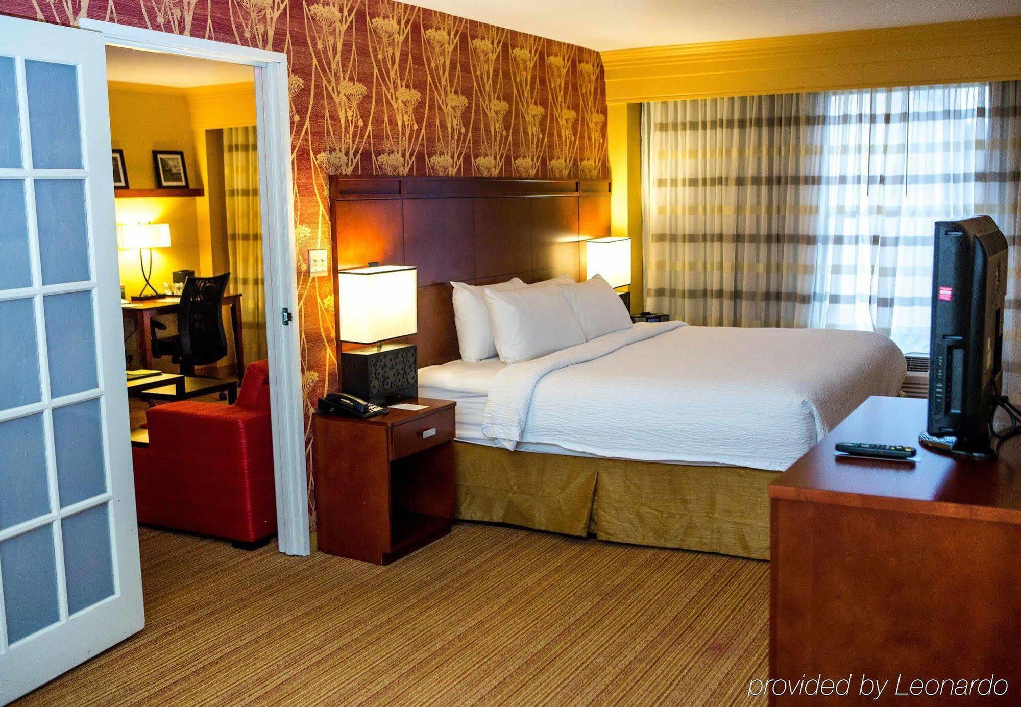 Courtyard By Marriott Downtown Springfield