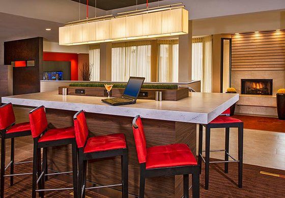 Courtyard By Marriott Downtown Hotel